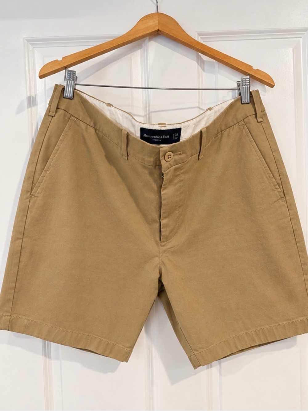 Abercrombie & Fitch Men's 7” Khaki Flat-Front Shorts